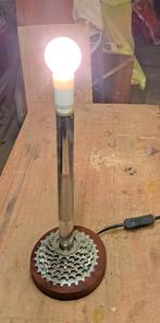 Lampe de salon cyclistes, Enlèvement, Comme neuf, Bois