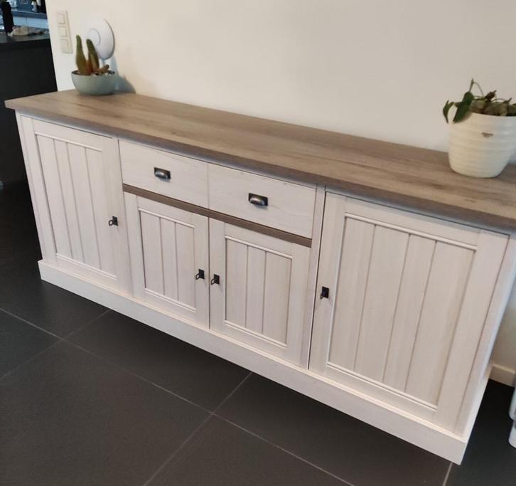 " York "eetkamer dressoir ,vitrine kast en tafel /KRASVRIJ, Huis en Inrichting, Complete eetkamers, Zo goed als nieuw, Ophalen