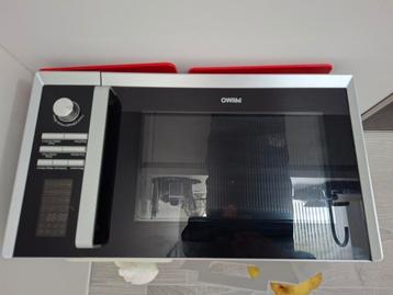 Mooie grote microgolfoven beschikbaar voor biedingen