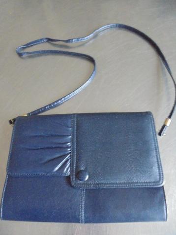 Sac de soirée en cuir bleu foncé des années 1970, Enlèvement ou Envoi, Comme neuf, Bleu, Sac de soirée