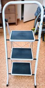 Trapladder NIEUW, Ophalen, Zo goed als nieuw