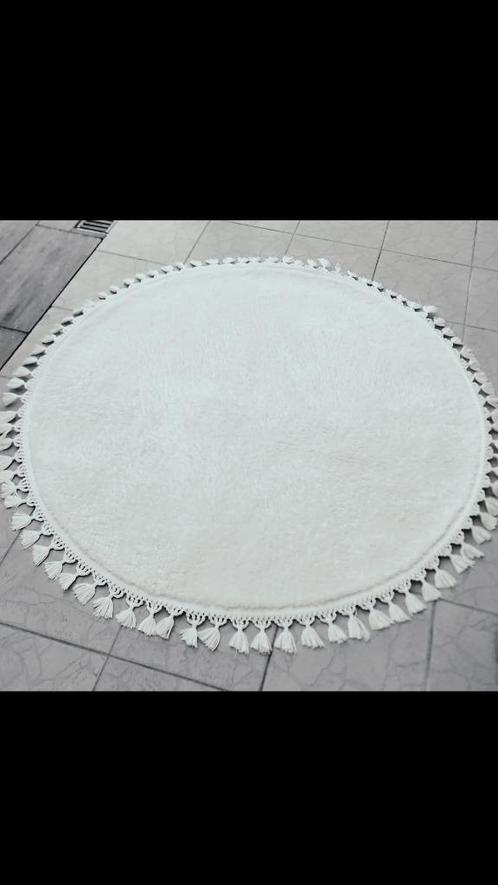 2 tapijten, Huis en Inrichting, Stoffering | Tapijten en Vloerkleden, Nieuw, 100 tot 150 cm, 150 tot 200 cm, Rond, Wit, Beige