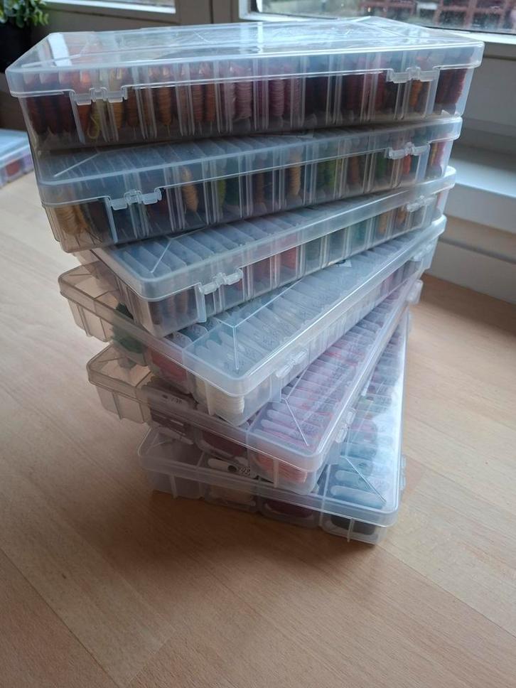DMC borduurgaren doos, Hobby en Vrije tijd, Borduren en Borduurmachines, Zo goed als nieuw, Borduurgaren of Zijde, Handborduren