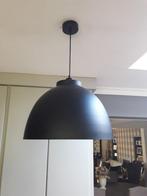 Mat zwarte metalen  lamp met gouden binnenkant, Huis en Inrichting, Lampen | Hanglampen, Ophalen, Zo goed als nieuw