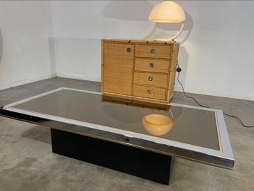 Table basse Willy Rizzo avec plateau en miroir  disponible aux enchères