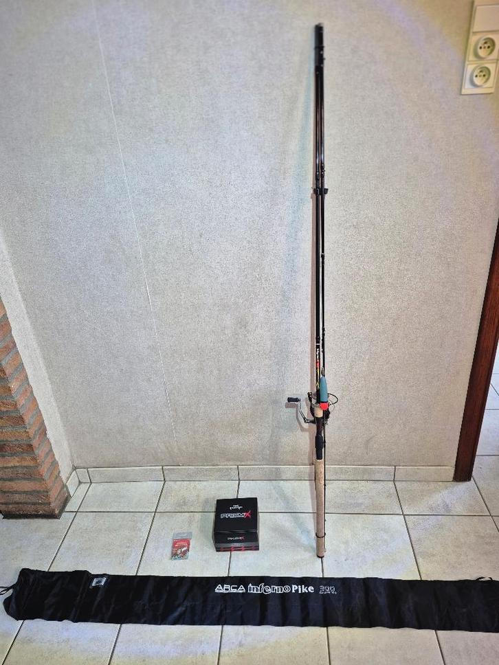 Arca Inferno Pike Snoek hengel Deadbait + fox prism 4500, Watersport en Boten, Hengelsport | Roofvissen, Gebruikt, Werphengel