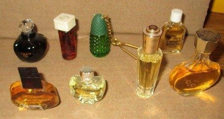 8 anciennes Miniatures de Parfum nom dans la description, Verzamelen, Parfumverzamelingen, Gebruikt, Gevuld, Verzenden