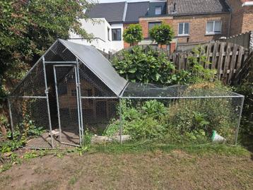 Te Koop: Ruim Kippenhok (2x4x1.8m) met Binnenhok beschikbaar voor biedingen