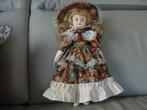 ancienne poupée en porcelaine et chiffon vintage, Enlèvement ou Envoi, Comme neuf, Poupée