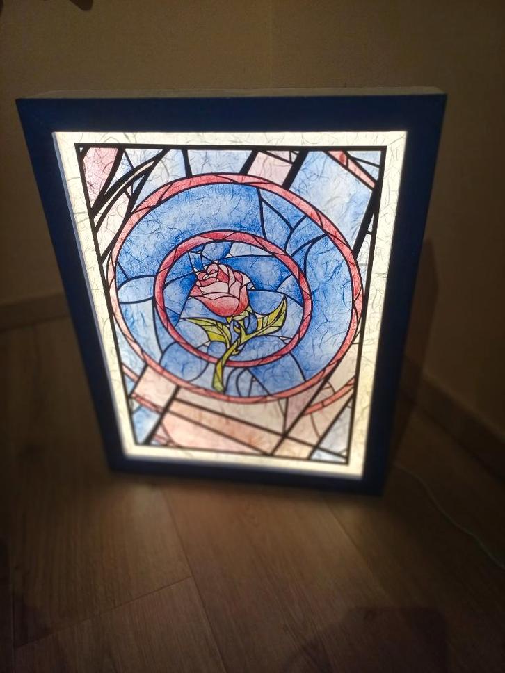 Lichtkader met rode roos, Huis en Inrichting, Woonaccessoires | Wanddecoraties, Zo goed als nieuw, Ophalen