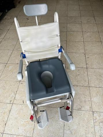 toiletstoel beschikbaar voor biedingen