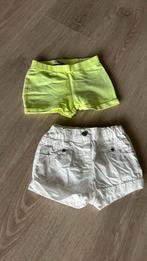 2 shortjes maat 74, Kinderen en Baby's, Ophalen, Zo goed als nieuw, Meisje