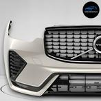VOLVO XC60 II LIFT VOORBUMPER COMPLEET – KLEURCODE 735, Gebruikt, Volvo, Bumper, Verzenden