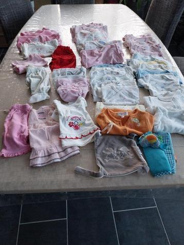 Lot vêtements bébé taille 50-56   beschikbaar voor biedingen