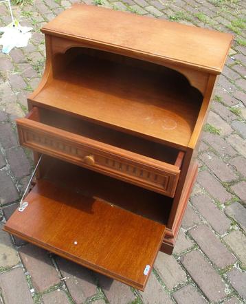 Leuk Speciaal Retro Houten Kastje - 55x38x68 beschikbaar voor biedingen