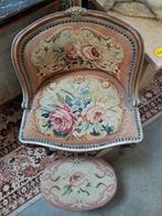 Elegante vintage fauteuil met bijpassend voetenbankje, Antiek en Kunst, Ophalen