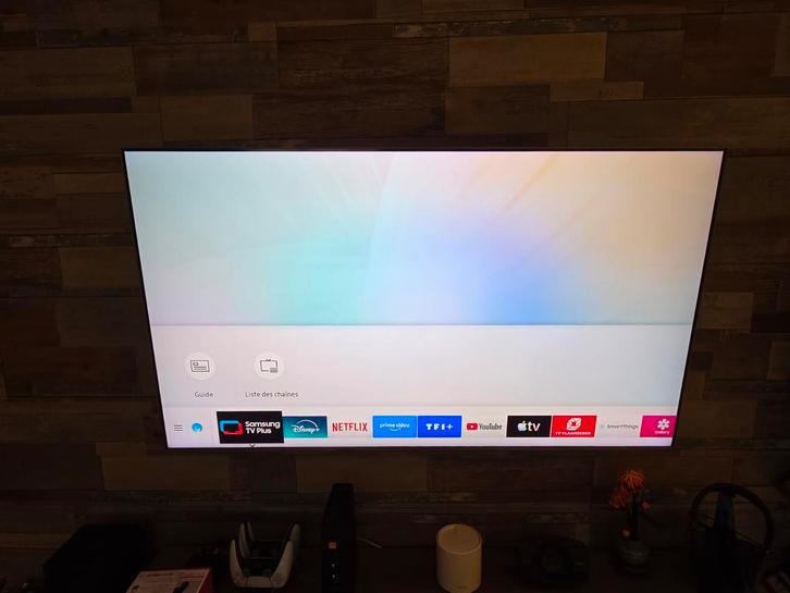 Samsung Q6 (55 ) QLED +Support mural + boîtier Ambilight, Audio, Tv en Foto, Televisies, QLED, Samsung, Smart TV