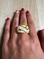 Ring, Handtassen en Accessoires, Ringen, Kunststof, 19 tot 20, Geel, Ophalen of Verzenden