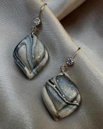 Handgemaakte oorbellen, Handtassen en Accessoires, Oorbellen, Met kristal, Hangers, Beige, Nieuw