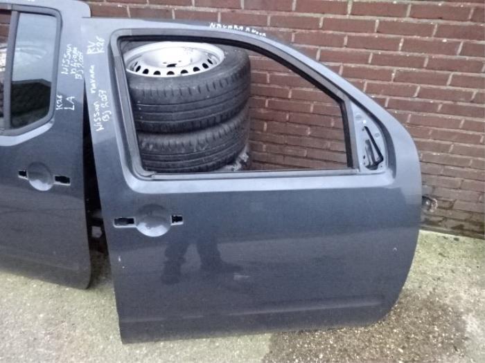 Portière 4portes avant droite d'un Nissan Navara (K26), Autos : Pièces & Accessoires, Carrosserie & Tôlerie, Porte, Nissan, Utilisé