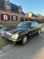 Mercedes E240 benzine 2000 167.000 km topstaat!, Auto's, Parkeersensor, Zwart, 2597 cc, Bedrijf