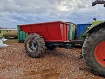 Dumper beschikbaar voor biedingen
