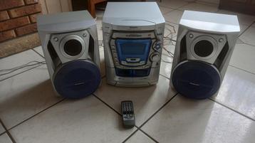 chaine hifi radio CD et double cassettes  beschikbaar voor biedingen