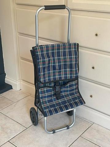 Boodschappen tas/trolley.  beschikbaar voor biedingen