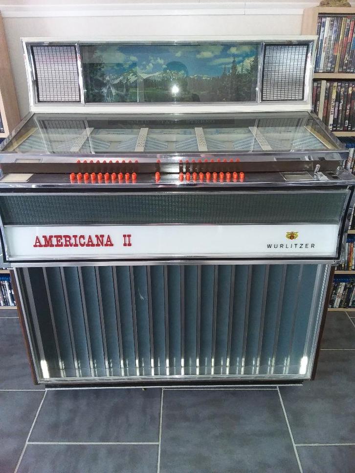 Jukebox Americana II Wurlitzer, Collections, Machines | Jukebox, Utilisé, Wurlitzer, 1960 à 1970, Avec singles, Enlèvement