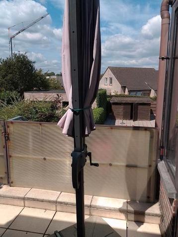 Kantelbare parasol  beschikbaar voor biedingen