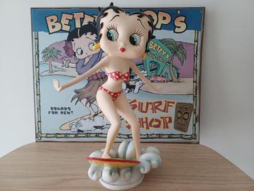 Betty Boop surfing - King Features Syndicate