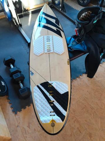 Kitesurfboard Naish Global beschikbaar voor biedingen
