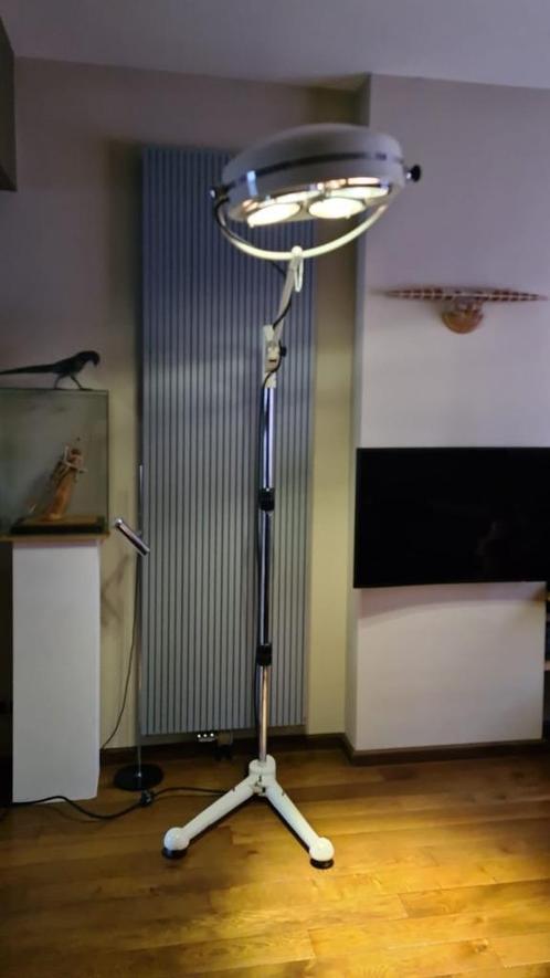 Lampe vintage Sofia Varimex L-10 Lampe opératoire Mobile Fie, Antiquités & Art, Curiosités & Brocante, Enlèvement