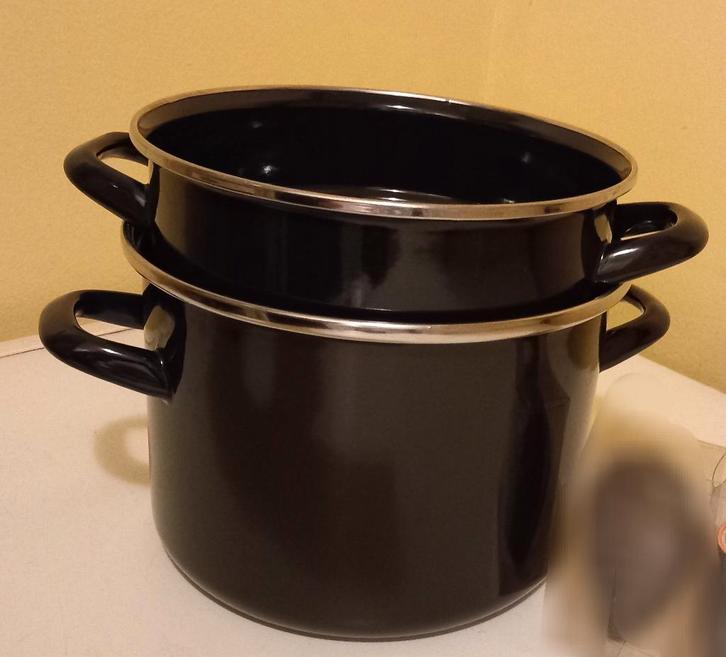 Een mosselschotel, Huis en Inrichting, Keuken | Potten en Pannen, Zo goed als nieuw, Kookpan of Snelkookpan, Overige materialen