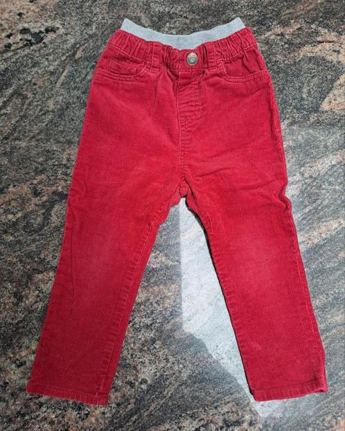 Pantalon en velours côtelé rouge t 98, Enfants & Bébés, Vêtements enfant | Taille 98, Comme neuf, Garçon, Pantalon, Enlèvement ou Envoi