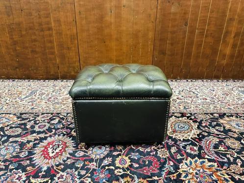 Engelse Chesterfield Hocker Poef, Antiek en Kunst, Antiek | Kantoor en Zakelijk, Ophalen of Verzenden