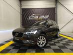 Volvo XC60 2.0 T8 AWD LED/Leder/Pano/Cruise/Trekhaak, Te koop, Zilver of Grijs, Benzine, Gebruikt