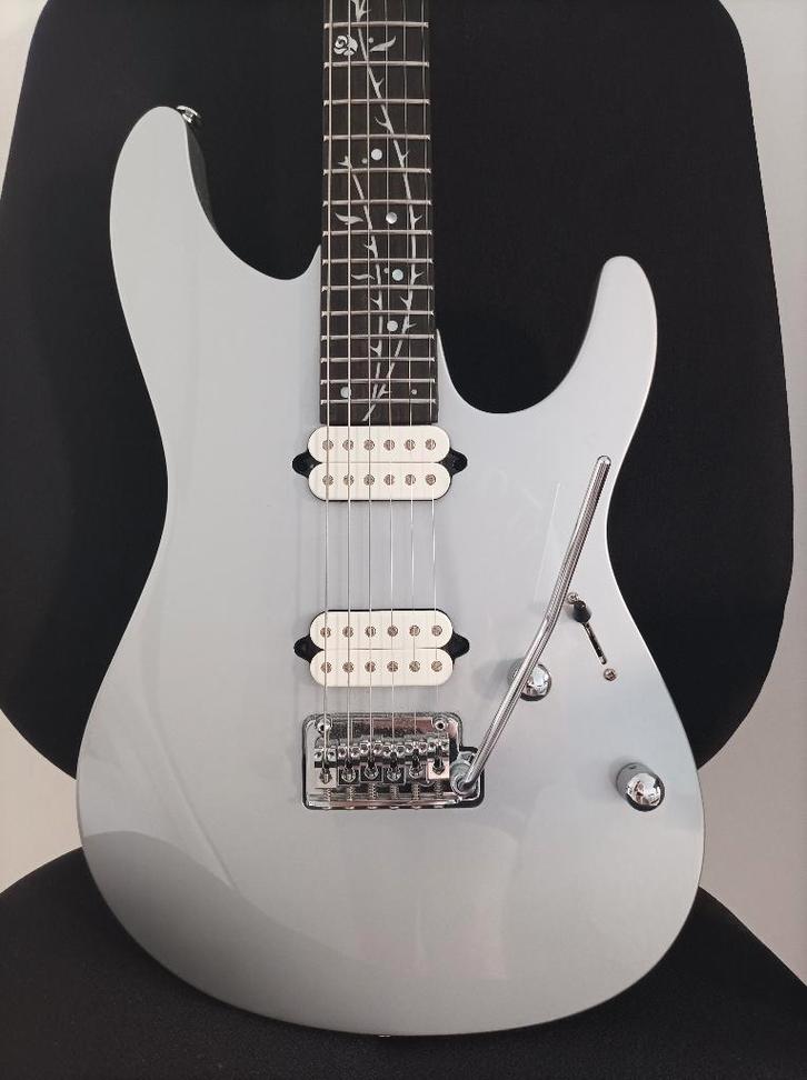 Ibanez Signature Premium Tim Henson TOD10, Muziek en Instrumenten, Snaarinstrumenten | Gitaren | Elektrisch, Zo goed als nieuw