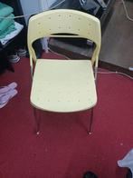 Kunstof klapstoelen, Ophalen