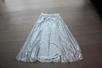Lange zilverkleurige plissé rok, maat S, Vêtements | Femmes, Jupes, Enlèvement ou Envoi, Autres couleurs, Taille 36 (S), Comme neuf