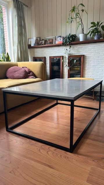Salontafel grijs blad beschikbaar voor biedingen