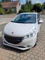 Peugeot 208 allure 06/2014 1.2 benzine 101000 km, Auto's, Voorwielaandrijving, Euro 5, Stof, Zwart