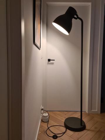 IKEA Hektar staande lamp zwart/donkergrijs beschikbaar voor biedingen