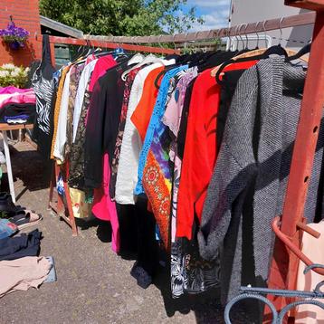 Kleding maat 46/48/50/52 beschikbaar voor biedingen