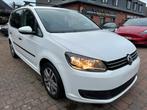 Volkswagen Touran 2014 Benzine 7-Zitplaatsen, Auto's, Euro 5, https://public.car-pass.be/vhr/5db8d7cf-4851-4414-b19f-56d53c4e9735