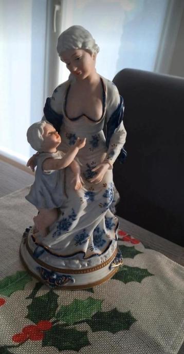 Porseleinen beeld moeder en kind, Enlèvement ou Envoi, Comme neuf, Humain