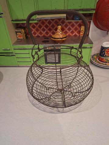 Eiermand  beschikbaar voor biedingen