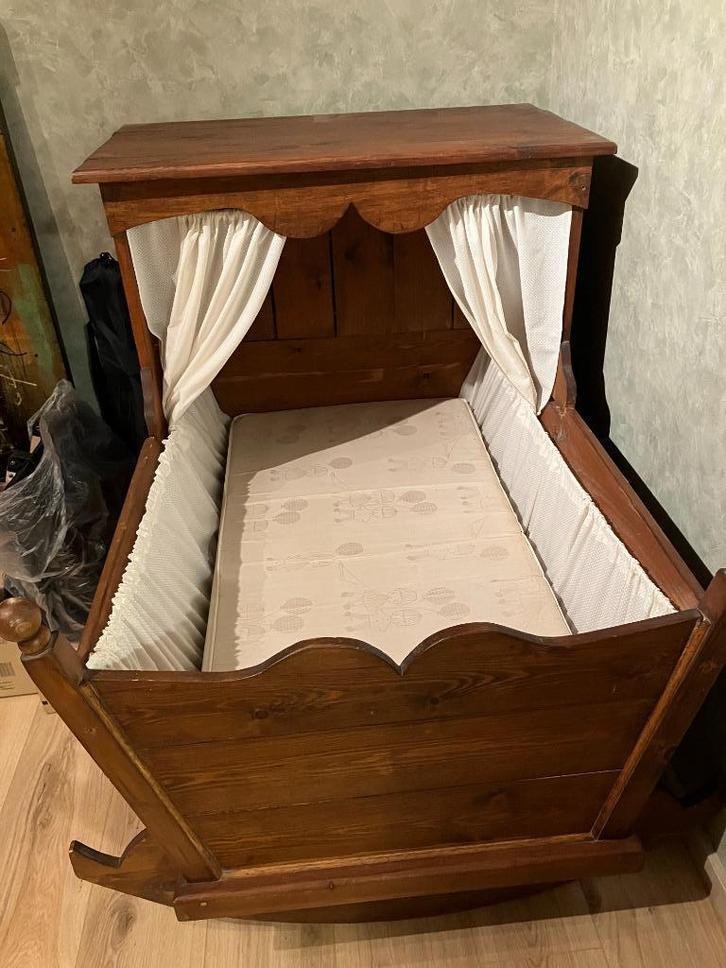 Houten WIEG, Kinderen en Baby's, Babywiegjes en Ledikanten, Gebruikt, Wieg, Ophalen