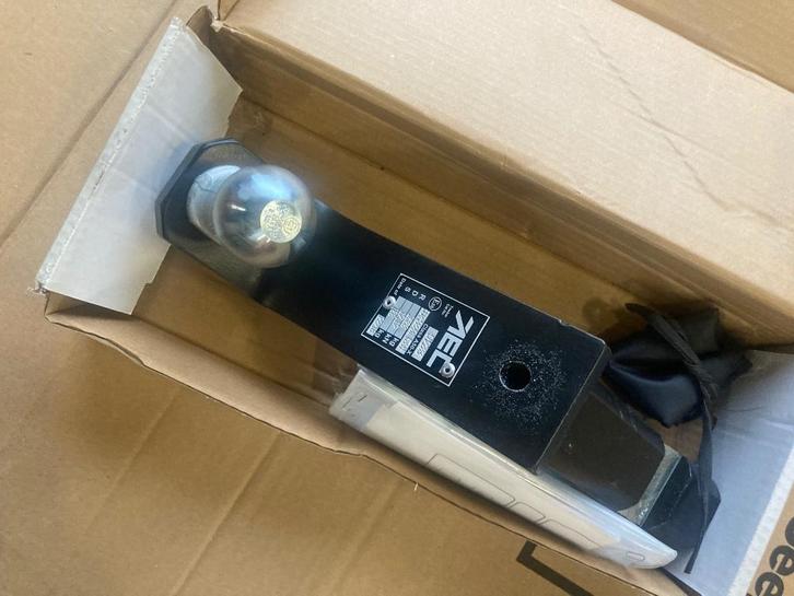 Dodge ram nieuwe trekhaak 125 euro, Auto-onderdelen, Trekhaken, Nieuw, Ophalen