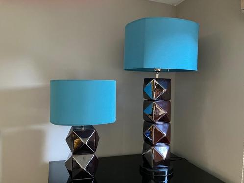 2 design tafellampen, Huis en Inrichting, Lampen | Tafellampen, Zo goed als nieuw, 50 tot 75 cm, Metaal, Stof, Ophalen
